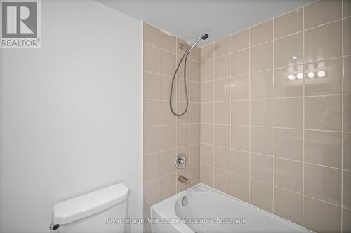 40 - 2059 Weston Road, Toronto, ON - Indoor Photo Showing Bathroom