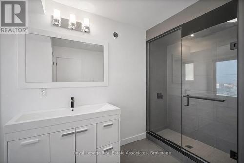 40 - 2059 Weston Road, Toronto, ON - Indoor Photo Showing Bathroom