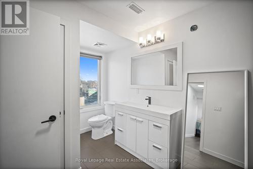 40 - 2059 Weston Road, Toronto, ON - Indoor Photo Showing Bathroom