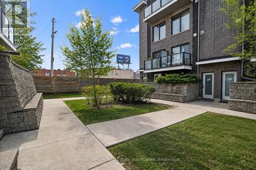 40 - 2059 Weston Road, Toronto, ON - Outdoor