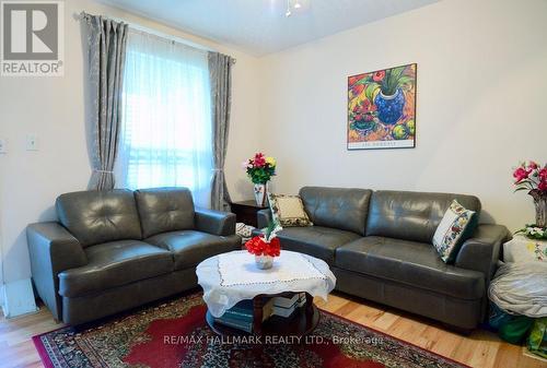 47 Dentonia Park Avenue, Toronto, ON - Indoor Photo Showing Living Room