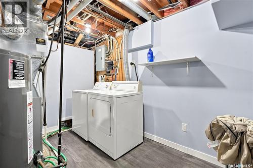 2302 Hanover Avenue, Saskatoon, SK - Indoor Photo Showing Laundry Room