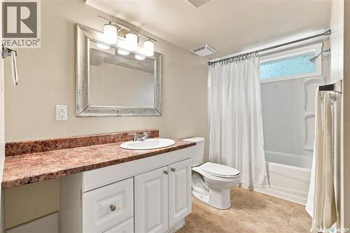 2302 Hanover Avenue, Saskatoon, SK - Indoor Photo Showing Bathroom