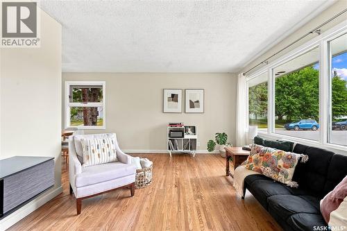 2302 Hanover Avenue, Saskatoon, SK - Indoor Photo Showing Living Room