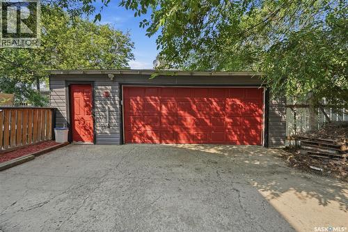 4828 8Th Avenue, Regina, SK - Outdoor