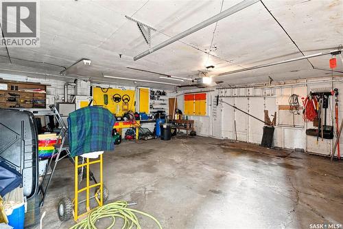 4828 8Th Avenue, Regina, SK - Indoor Photo Showing Garage