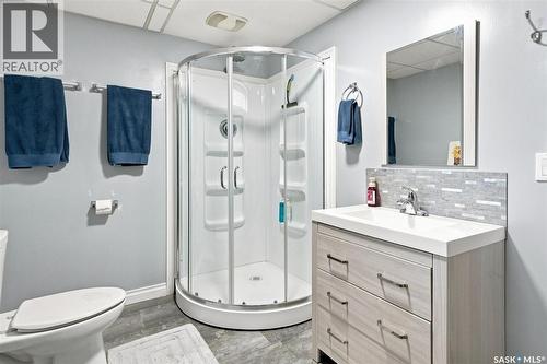 2010 37Th Street W, Saskatoon, SK - Indoor Photo Showing Bathroom
