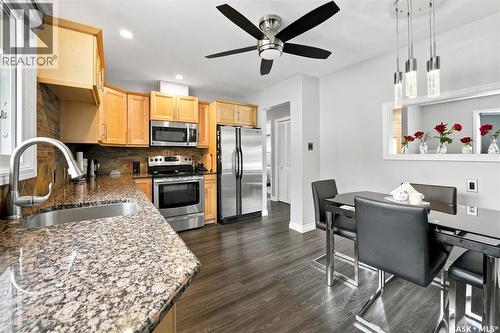 2010 37Th Street W, Saskatoon, SK - Indoor Photo Showing Kitchen With Stainless Steel Kitchen