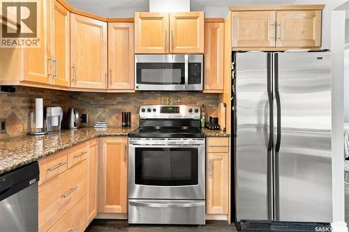 2010 37Th Street W, Saskatoon, SK - Indoor Photo Showing Kitchen With Stainless Steel Kitchen