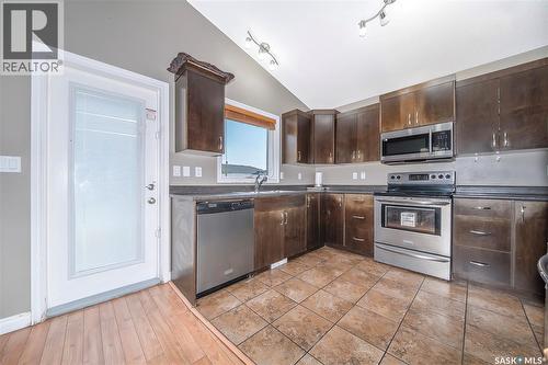 3347 Mcclocklin Road, Saskatoon, SK - Indoor Photo Showing Kitchen