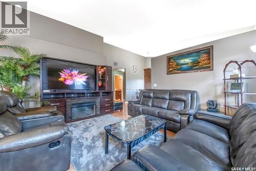 3347 Mcclocklin Road, Saskatoon, SK - Indoor Photo Showing Living Room