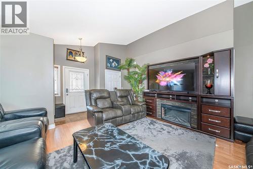 3347 Mcclocklin Road, Saskatoon, SK - Indoor Photo Showing Living Room