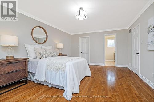 1677 Sherwood Forrest Circle, Mississauga, ON - Indoor Photo Showing Bedroom