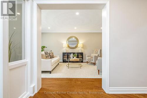 1677 Sherwood Forrest Circle, Mississauga, ON - Indoor Photo Showing Other Room