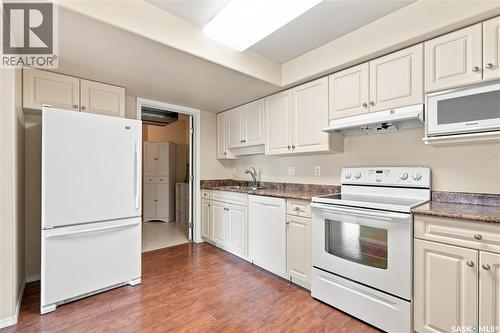 320 1850 Main Street, Saskatoon, SK - Indoor Photo Showing Kitchen