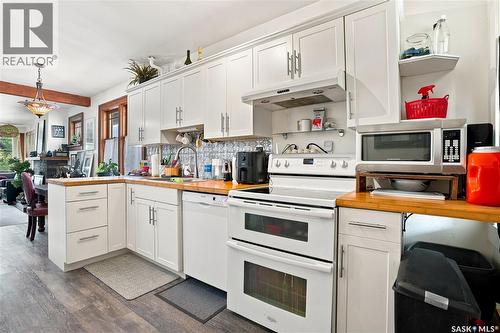 3324 College Avenue, Regina, SK - Indoor Photo Showing Kitchen