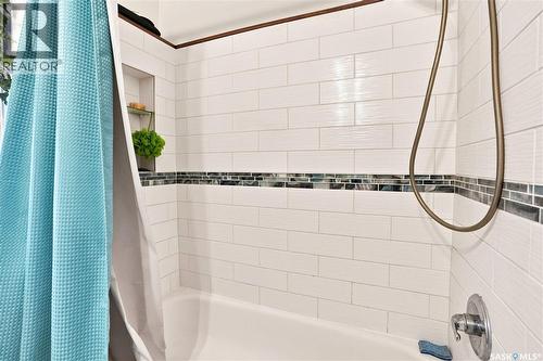 3324 College Avenue, Regina, SK - Indoor Photo Showing Bathroom