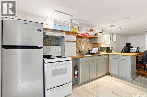 3324 College Avenue, Regina, SK - Indoor Photo Showing Kitchen