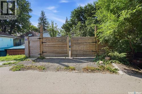 3324 College Avenue, Regina, SK - Outdoor