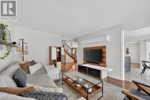 1091 Charest Way, Ottawa, ON - Indoor Photo Showing Living Room