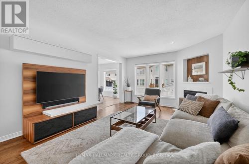 1091 Charest Way, Ottawa, ON - Indoor Photo Showing Living Room
