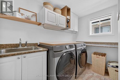 1091 Charest Way, Ottawa, ON - Indoor Photo Showing Laundry Room