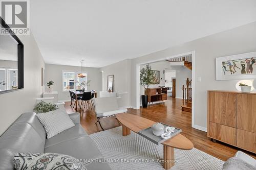 1091 Charest Way, Ottawa, ON - Indoor Photo Showing Living Room