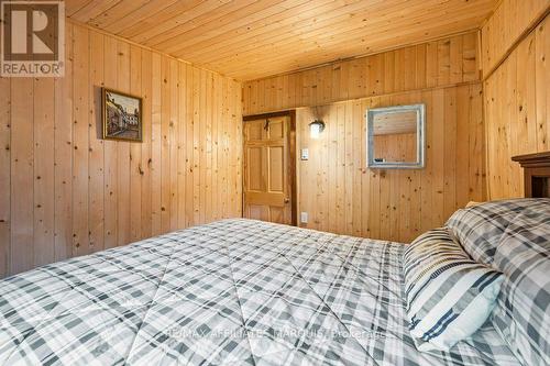 330 Forgotten Lane, Rideau Lakes, ON - Indoor Photo Showing Bedroom