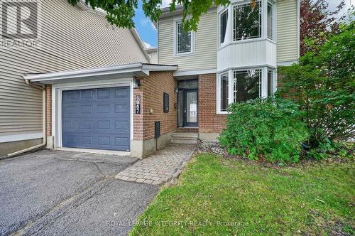 1957 CRESTMONT PLACE  Ottawa, ON K1W 1E4