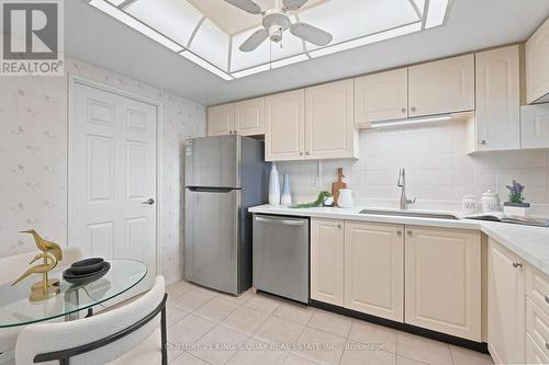 1908 - 55 Skymark Drive, Toronto, ON - Indoor Photo Showing Kitchen