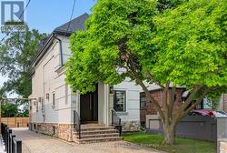 63 WESTBURY CRESCENT  Toronto, ON M6M 1M3