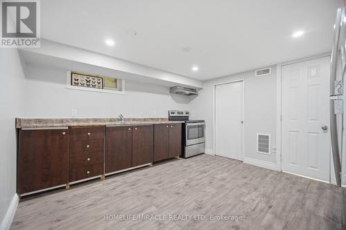199 Allen Street E, Waterloo, ON - Indoor