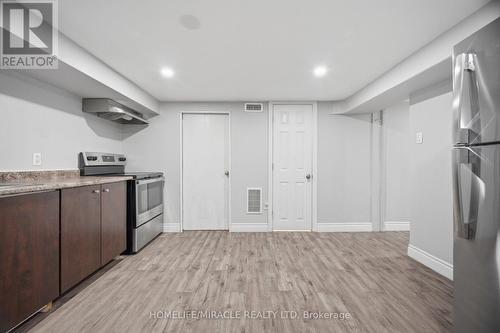199 Allen Street E, Waterloo, ON - Indoor