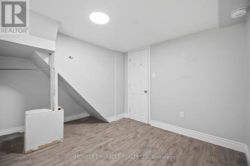 199 Allen Street E, Waterloo, ON - Indoor