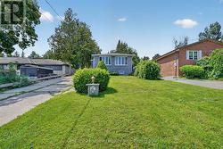 1696 APPLEWOOD CRESCENT Peterborough (Monaghan Ward 2), ON K9K 1N4