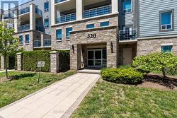 109 - 320 SUGARCREEK TRAIL  London North (North N), ON N6H 0G3