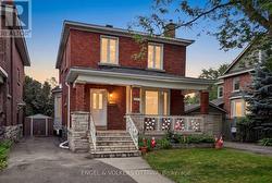 127 BAYSWATER AVENUE  Ottawa, ON K1Y 2G2