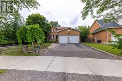 5523 EDENCROFT ACRES  Mississauga, ON L5M 4M3