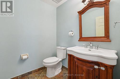 182 Twyford Street, Ottawa, ON - Indoor Photo Showing Bathroom