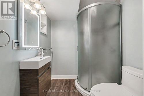 182 Twyford Street, Ottawa, ON - Indoor Photo Showing Bathroom