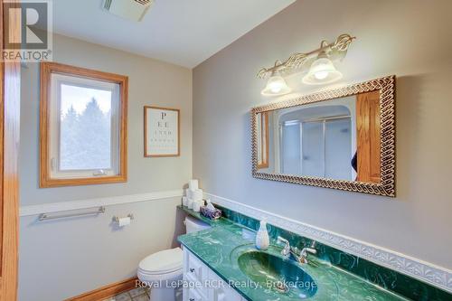 8187 Wellington Road 109 Road, Wellington North (Arthur), ON - Indoor Photo Showing Bathroom