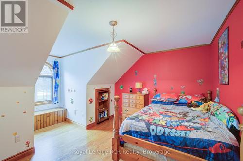 8187 Wellington Road 109 Road, Wellington North (Arthur), ON - Indoor Photo Showing Bedroom