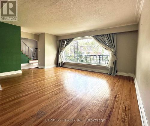 392 HOLLYWOOD AVENUE , Toronto, Ontario M2N 3L5 3