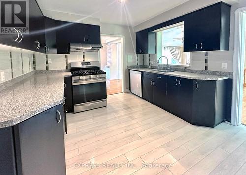 392 HOLLYWOOD AVENUE , Toronto, Ontario M2N 3L5 5