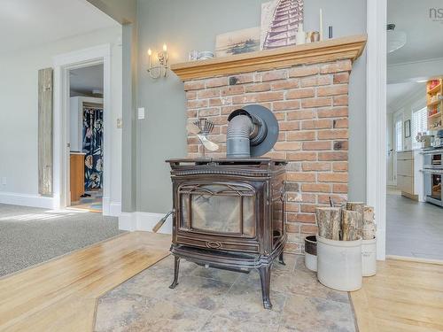 164 Cottage Street, Berwick, NS - Indoor Photo Showing Living Room With Fireplace