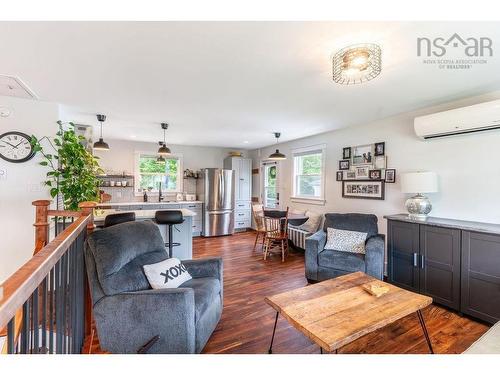 50 Archibald Street, Truro, NS - Indoor Photo Showing Living Room