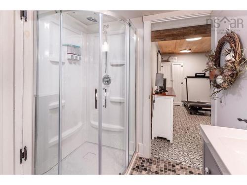 50 Archibald Street, Truro, NS - Indoor Photo Showing Bathroom