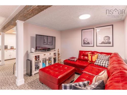 50 Archibald Street, Truro, NS - Indoor Photo Showing Living Room
