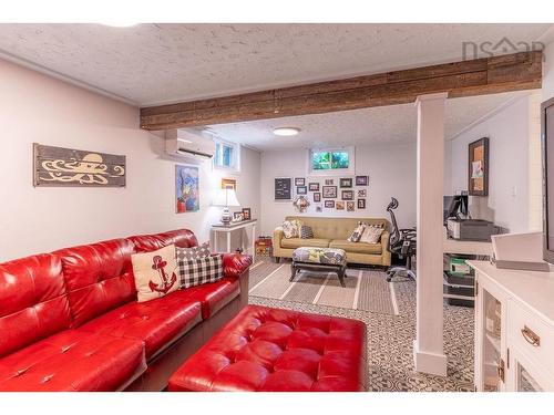 50 Archibald Street, Truro, NS - Indoor Photo Showing Living Room