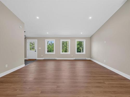 10546 Highway 7 Highway E, Oyster Pond, NS - Indoor Photo Showing Other Room